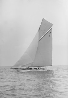'Eleda', an International 10 Metre class sailing yacht, 1913. Creator: Kirk & Sons of Cowes.