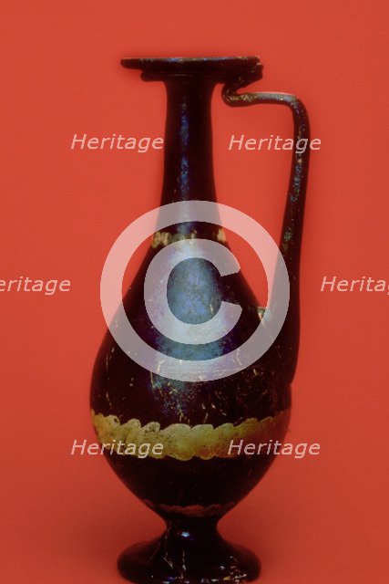 Roman vase, 350-450 AD. Artist: Unknown