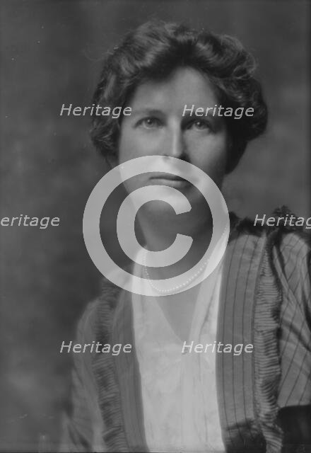 Ferguson, Irene, Miss, portrait photograph, 1914 June 11. Creator: Arnold Genthe.