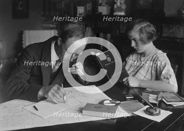 British motoring photographer Bill Brunell with his rally driver daughter Kitty, c1930. Artist: Bill Brunell.