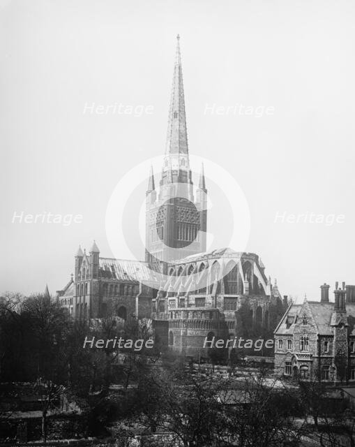 Norwich Cathedral, between 1900 and 1920. Creator: Unknown.