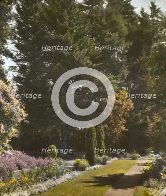 Myron Hunt house, 200 North Grand Avenue, Pasadena, California, 1917. Creator: Frances Benjamin Johnston.