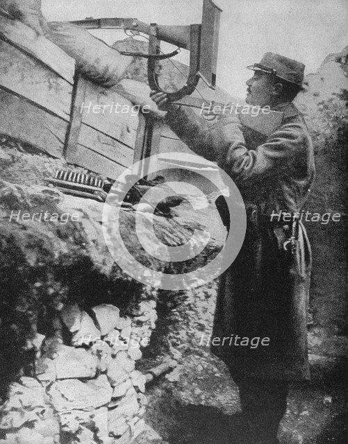 French trench periscope rifle, 1915. Artist: Unknown