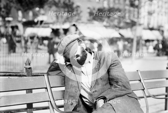 On the East Side - Jew[ish] New Year, 1912. Creator: Bain News Service.