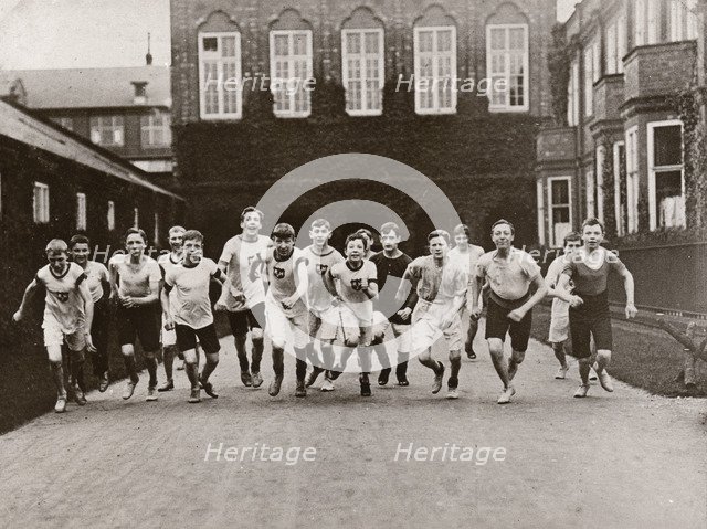 The start of a paperchase, 1909. Artist: Unknown