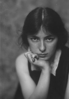Thaw, Evelyn Nesbit, Mrs., portrait photograph, between 1913 and 1942. Creator: Arnold Genthe.