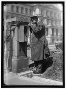 Call box at White House, between 1910 and 1917. Creator: Harris & Ewing.