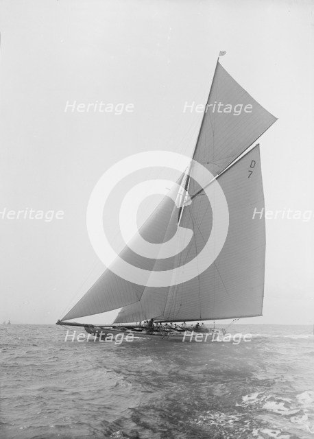'Istria' sailing close-hauled, 1912. Creator: Kirk & Sons of Cowes.