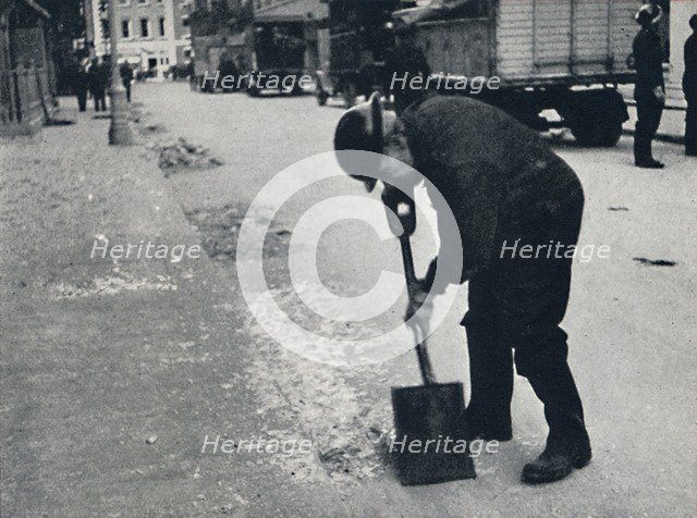 'Collector of old glass', 1941. Artist: Cecil Beaton.