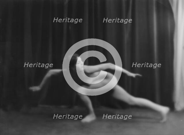 Fontaine, Miss, 1916 Feb. 2. Creator: Arnold Genthe.