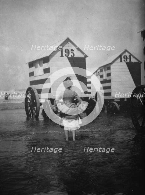 Bathing machines, Ostend, between c1910 and c1915. Creator: Bain News Service.