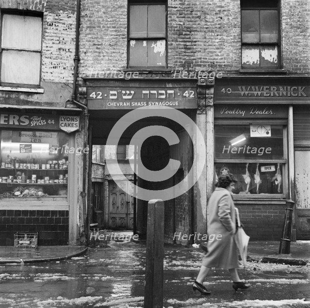 Chevrah Shass Synagogue, Whitechapel, London, 1946-1959. Artist: John Gay
