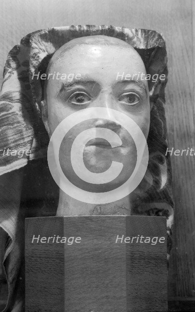 Royal funeral effigy of Queen Mary I, Westminster Abbey, London, 1945-1980. Artist: Eric de Maré