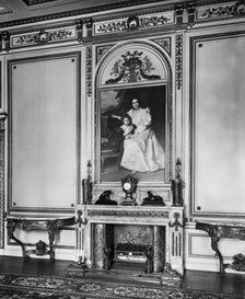 Dining room fireplace, Bath House, 82 Piccadilly, London, 1911. Artist: Henry Bedford Lemere.