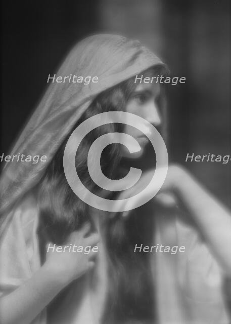 Maude, Bonnie, Miss, portrait photograph, between 1912 and 1918. Creator: Arnold Genthe.