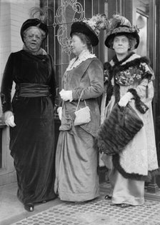 Mrs. Bryan; Mrs. James Mcdermott; Mrs. J.F. Shafroth, 1915. Creator: Harris & Ewing.