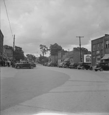 On U.S. 15, Saturday afternoon, Pittsboro, North Carolina, 1939. Creator: Dorothea Lange.