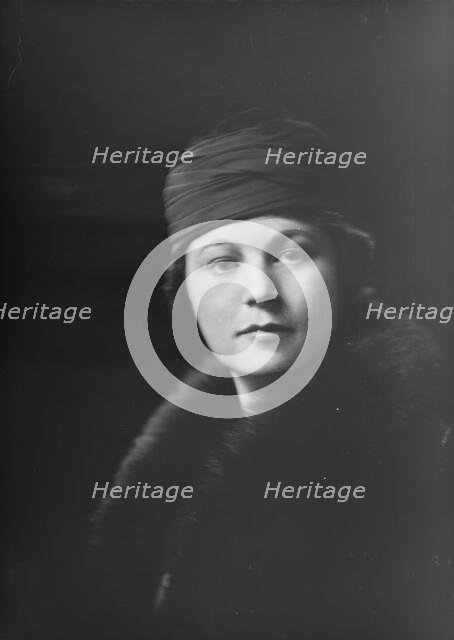 Mrs. Barkhausen, portrait photograph, 1918 Dec. 9. Creator: Arnold Genthe.