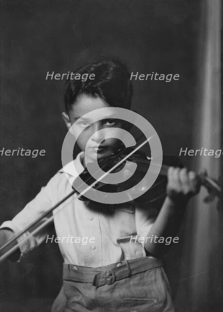 Neighborhood Music School pupil, 1925 Aug. 11. Creator: Arnold Genthe.