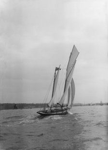 The ketch 'Corinda' under sail. Creator: Kirk & Sons of Cowes.
