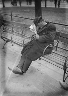 In Union Sq., between c1910 and c1915. Creator: Bain News Service.