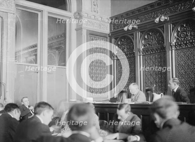 Hennessy examining Delaney, 1913. Creator: Bain News Service.