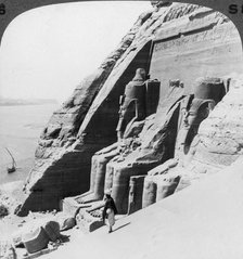 'Looking down on the river past the front of Abu Simbel temple, Egypt', 1905.Artist: Underwood & Underwood