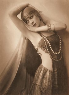 Carina Ari (1897-1970) in "Ambras dance", 1922. Creator: Setzer, Franz Xaver (1886-1939).