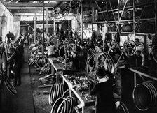 Stepney wheel factory. Artist: Unknown