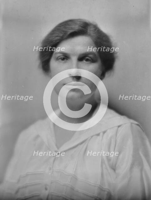 Bradford, L.J., Miss, portrait photograph, 1916 or 1917. Creator: Arnold Genthe.