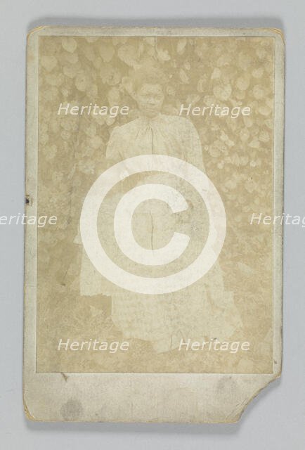 Photographic print of a woman and child, early 20th century. Creator: Unknown.