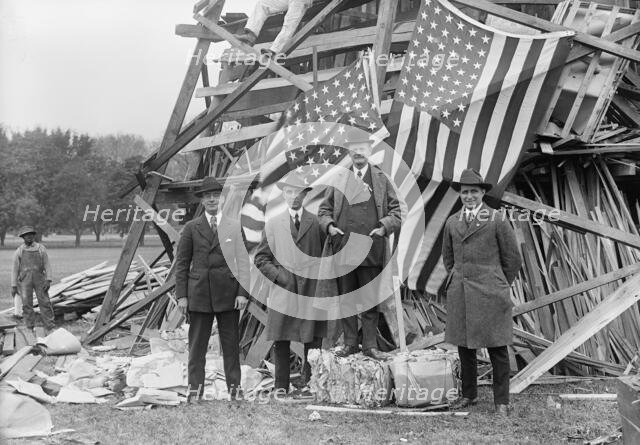 Liberty Loans - Bonfire, Melvin C. Hazen, Robert N. Harper, 1917. Creator: Harris & Ewing.