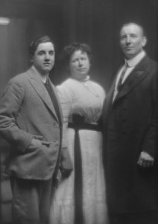 Warren group, portrait photograph, 1913. Creator: Arnold Genthe.