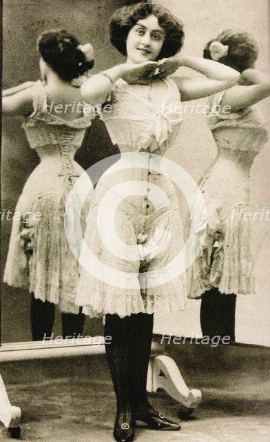 Victorian corset, End 1890s. Artist: Anonymous  