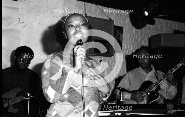 Roberta Flack,  Ronnie Scott's , Soho, London, 1972. Artist: Brian O'Connor.