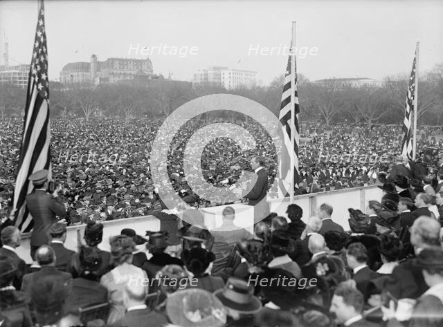 Liberty Loan Crowds, 1917. Creator: Harris & Ewing.