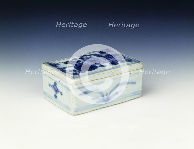 Blue and white box with chrysanthemum design, Ming dynasty, China, c1620. Artist: Unknown