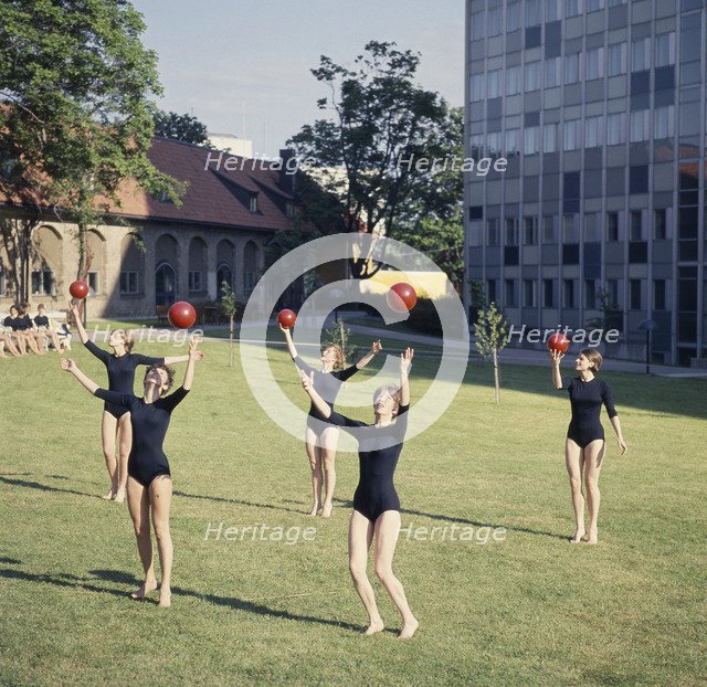 Idlaflickorna (The Ernst Idla Girls), famous Swedish rhythmic gymnastics group. Artist: Göran Algård