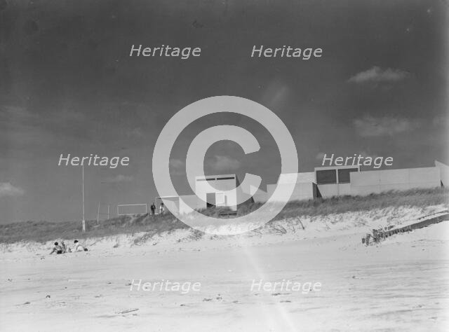 Muschenheim residence, 1934. Creator: Arnold Genthe.