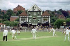 Worcestershire versus Sussex, county cricket match. Artist: Tony Evans