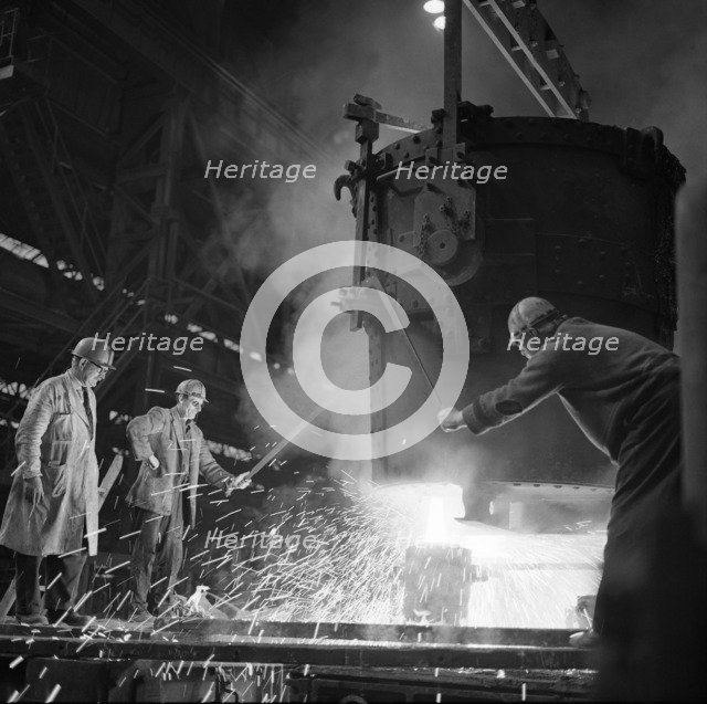 Pouring A Two Ton Casting Osborn Hadfields Steel Founders