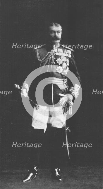 ''Lord Kitchener of Khartoum en grand uniforme de marechal de l'armee britannique', 1916. Creator: Bassano Studio.