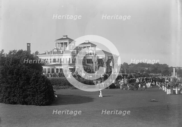 Shadow Lawn, Nj. - Summer White House, Notification Ceremonies, Crowd On Lawn, 1916. Creator: Harris & Ewing.