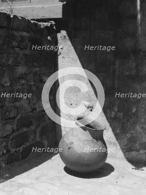 Spanish water jar, New Orleans, between 1920 and 1926. Creator: Arnold Genthe.