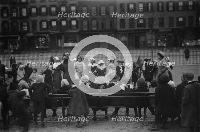 School children's Thanksgiving Games, 11/27/11, 1911. Creator: Bain News Service.