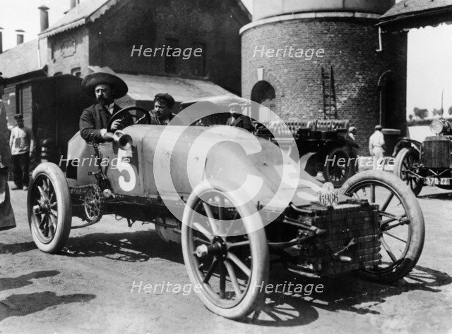 Pipe car driven by Lucien Hautvast, Circuit des Ardennes, Belgium, 1904. Artist: Unknown
