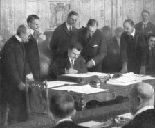 'Le retour a la paix; M Stamboulinsky, plenipotentiaire du royaume de Bulgarie, signant..., 1919. Creator: Henri Manuel.