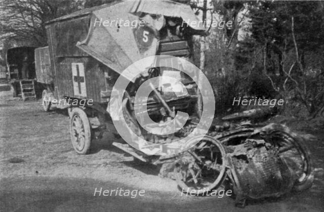 'Les Automobiles militaires au peril et a l'honneur; auto sanitaire affectee a l'evacuation..., 1916 Creator: Unknown.