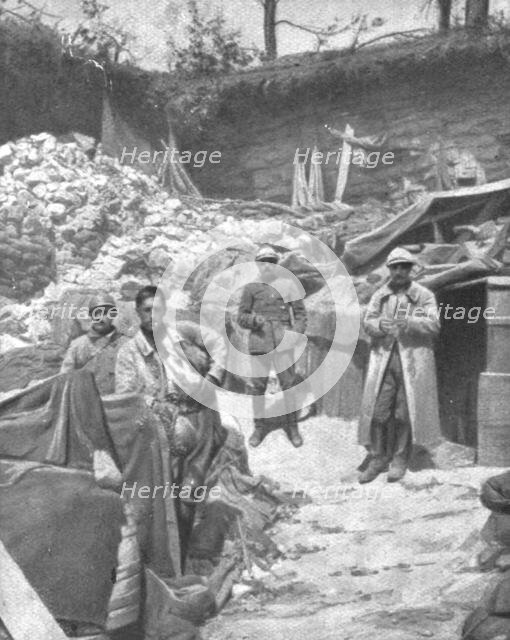 'Le Champ de Bataille; A l'Est de la Meuse: le poste de commandement d'une..., 1916 (1924) Creator: Unknown.