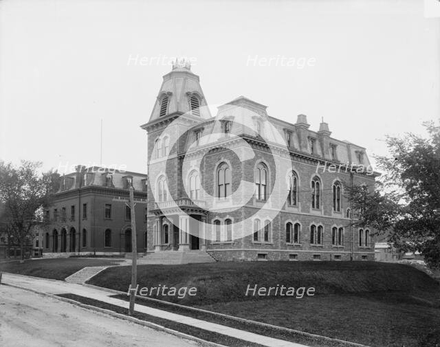 Post office and court house, Burlington, Vt., between 1900 and 1905. Creator: Unknown.
